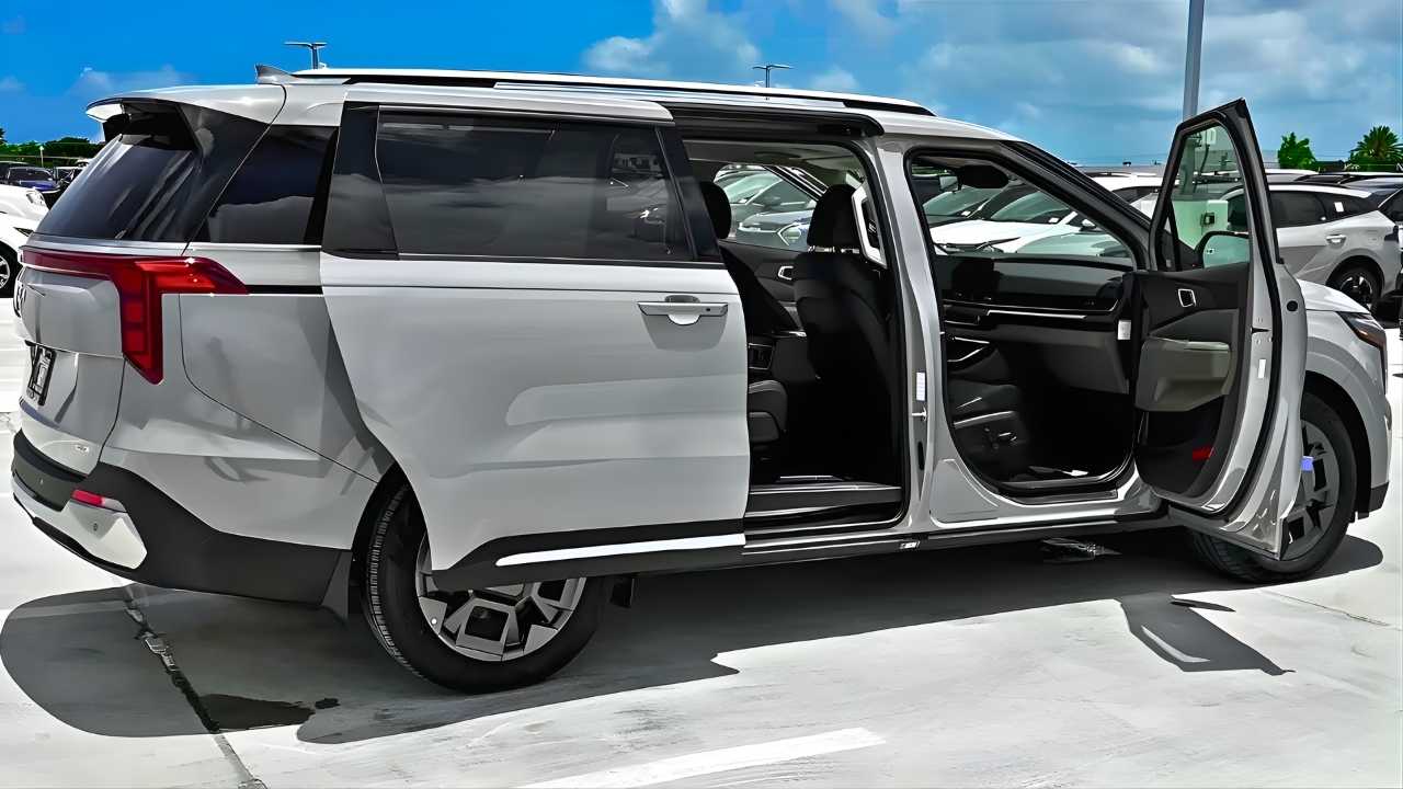 2026 Kia Carnival Debut Brings Luxury Cabin, Advanced ADAS & Turbo Hybrid Performance